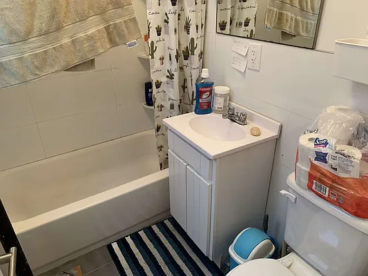 Rented by Tapiro Realty | media 19