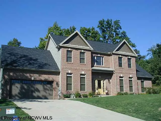 4010 Shadybrook Cir photo 1