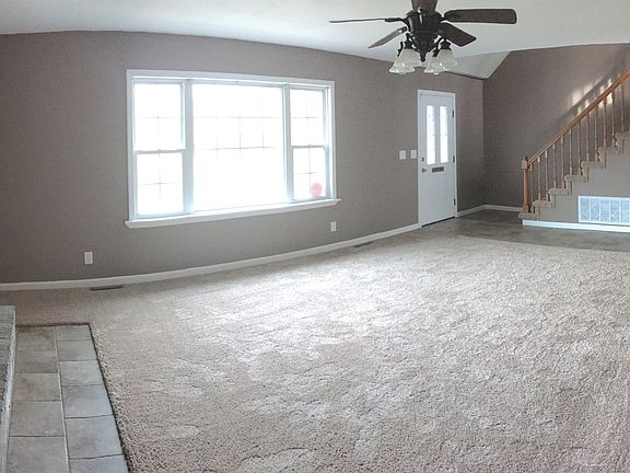 Living Room: Looking NE