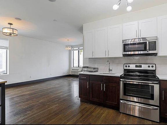 4th image of 55 Stanhope St #2A