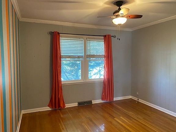5th image of 306 Rosemary Ln