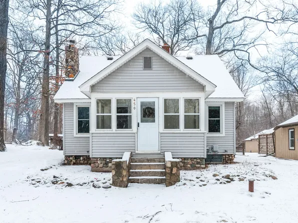 450 Elkinford Dr, White Lake, MI 48383