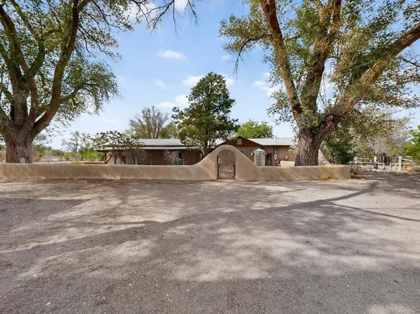 1330 Lakeview Rd SW, Albuquerque, NM 87105