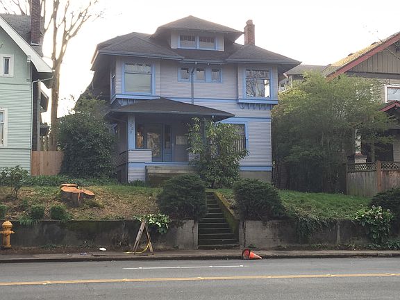5th image of 5020 15th Ave NE APT 4