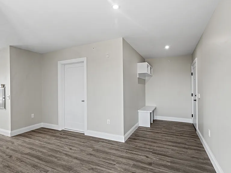 8501 Kennedy Blvd #305 — Photo 1