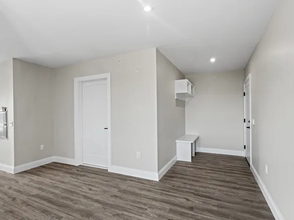 8501 Kennedy Boulevard image 1 of 13