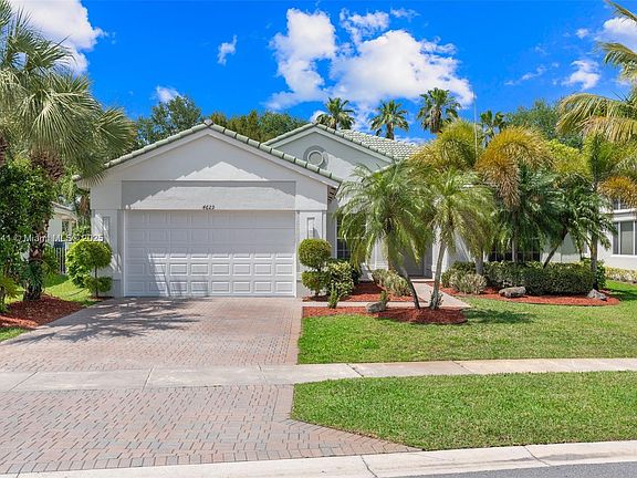 2nd image of 4629 Mariners Cove Dr