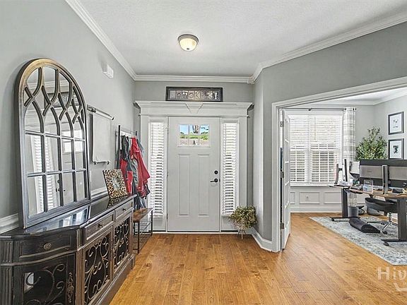 5th image of 109 Red Oak Lane