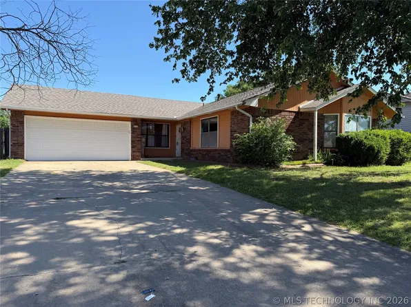1312 W Gulfport Pl, Broken Arrow, OK 74011