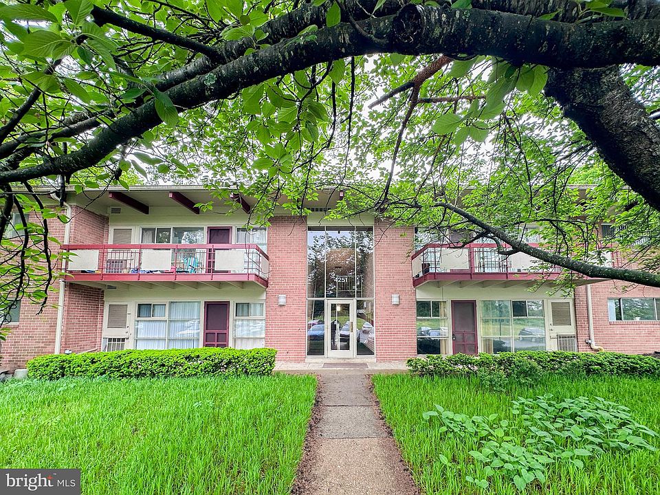 1st image of 4251F Americana Dr #104