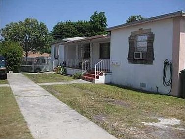 2nd image of 2751 SW 34th Ct