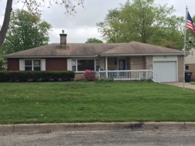 1635 Oak St photo 1