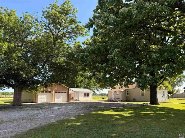 632 Withrow St, Osage City, KS 66523
