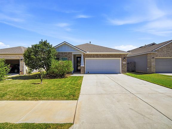 4th image of 208 Winding Hollow Ln