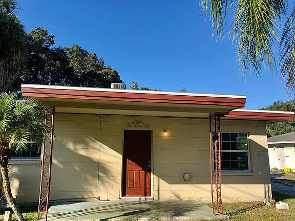 4th image of 808 Palm Bluff St APT A