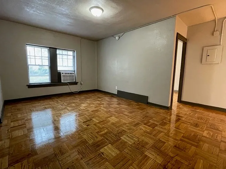 1626 D Street Apartments — Photo 28