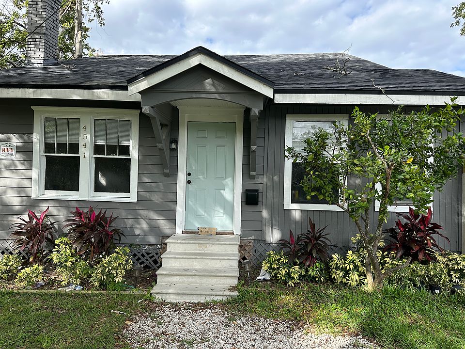 1st image of 4541 Woolman Ave