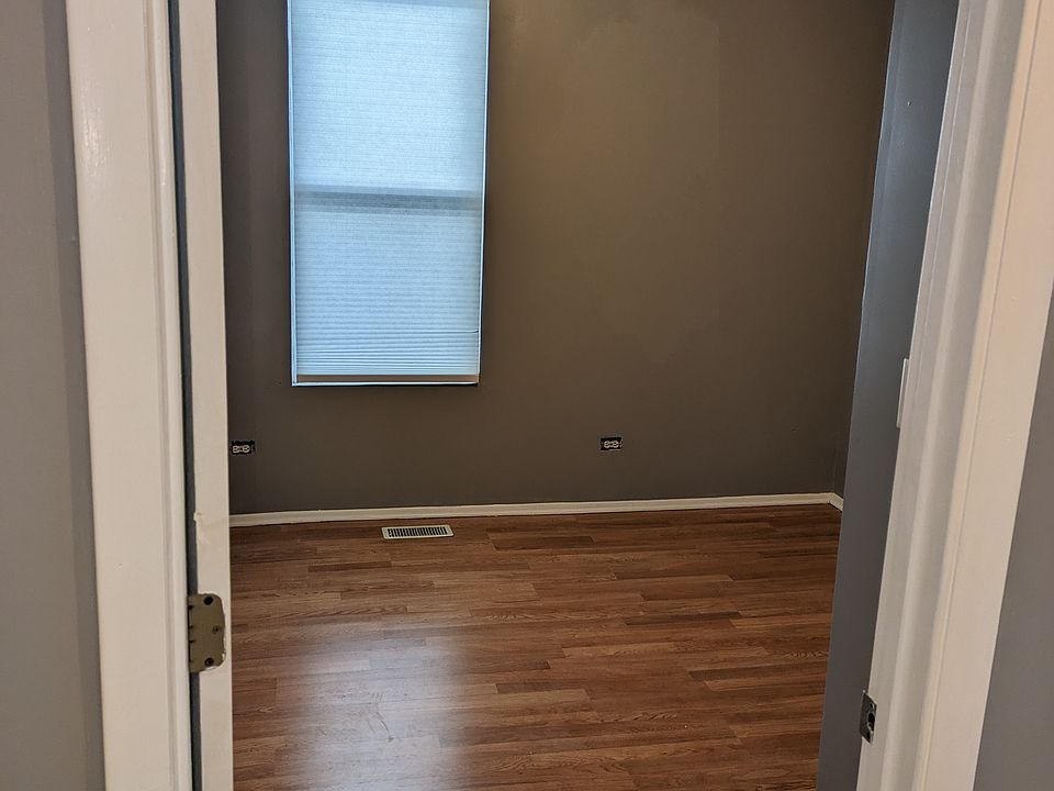 1st image of 149 S 14th Ave APT 1R