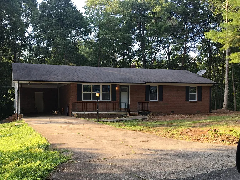 Brick home with 3Br/1Ba. New windows and doors