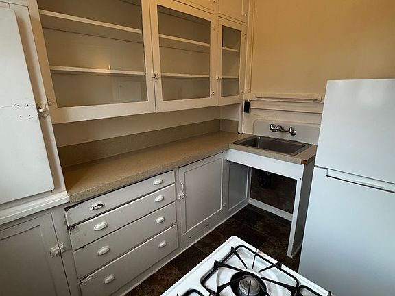4th image of 205 19th Ave E APT 202