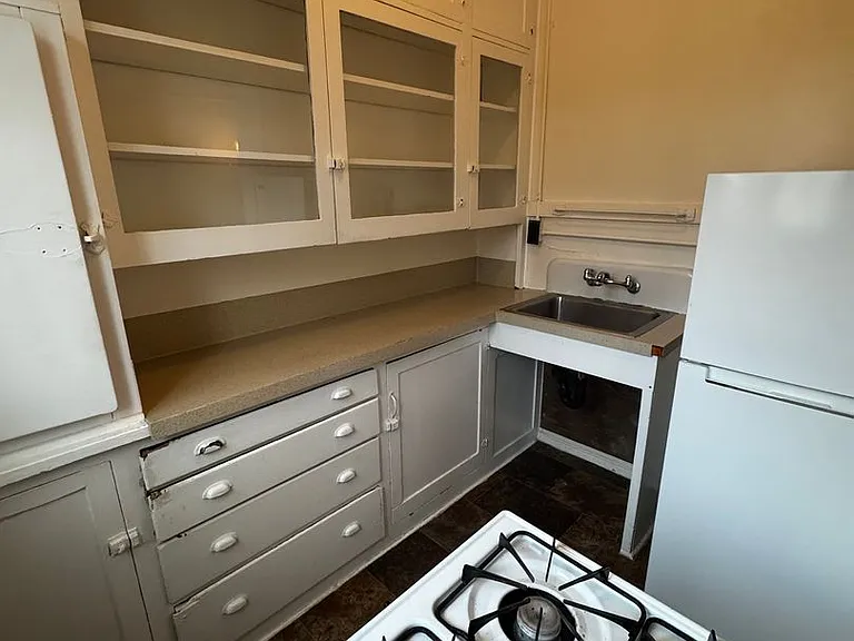 Littlefield Apartments — Photo 4