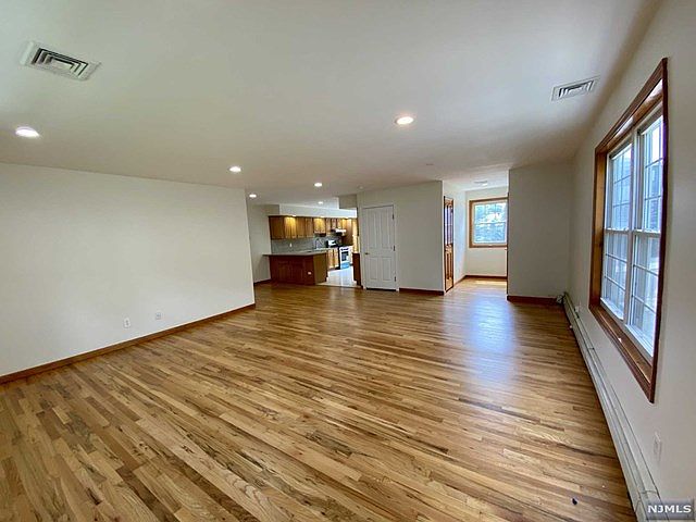 1st image of 371 Wilson Ave Unit 2