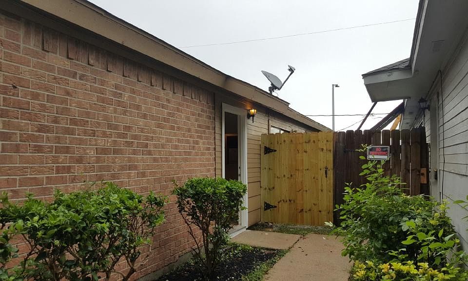 1st image of 6031 Bonn Echo Ln