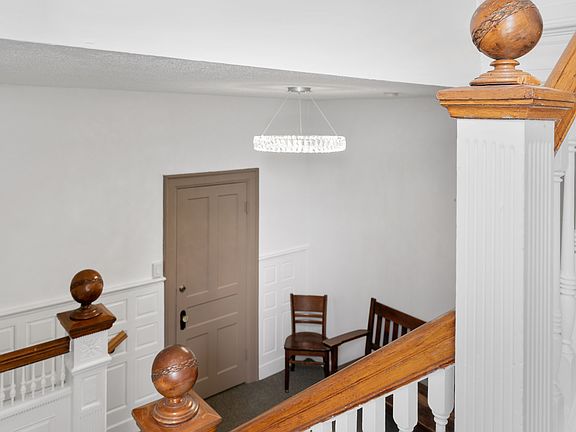 3rd image of 927 Elmwood Ave APT 1