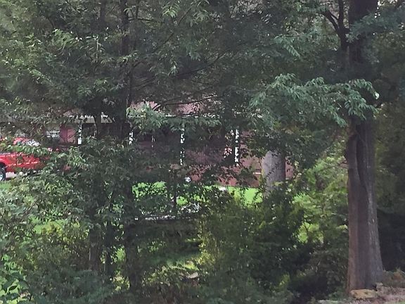 4th image of 3931 Greenview Dr