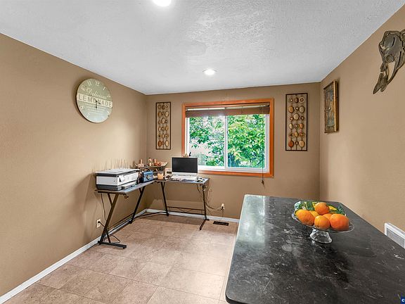 5th image of 435 Buckboard Ct SE