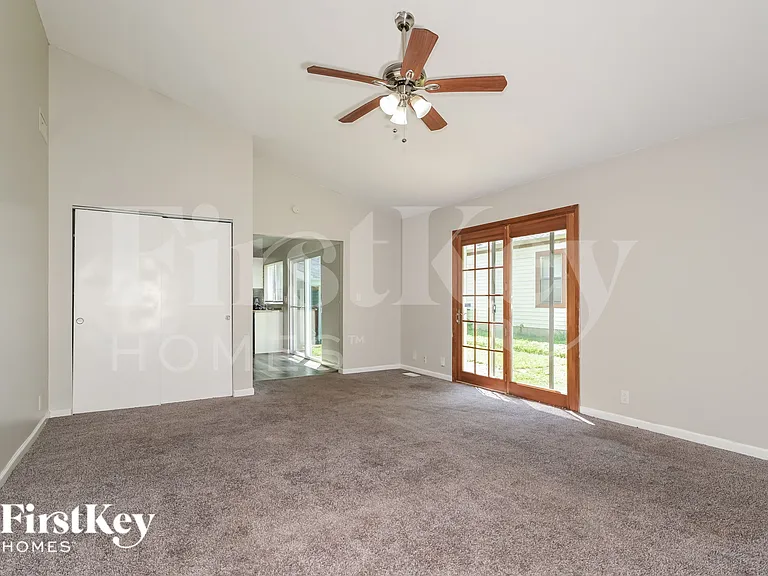 3313 Green Pasture Dr — Photo 6