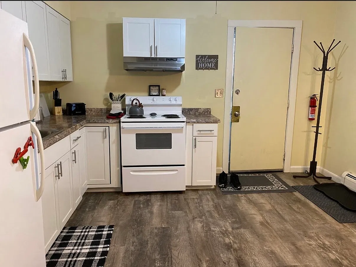 1 bed, 1.5 bath, $1,000 — Photo 2