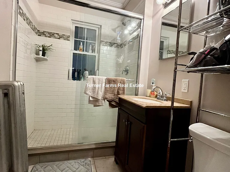 158 W Adams St #2 — Photo 5