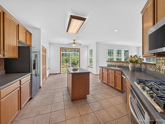 5th image of 1255 Waterfront Ln