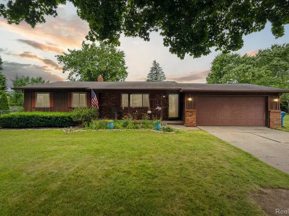 4466 Van Vleet Rd, Swartz Creek, MI 48473