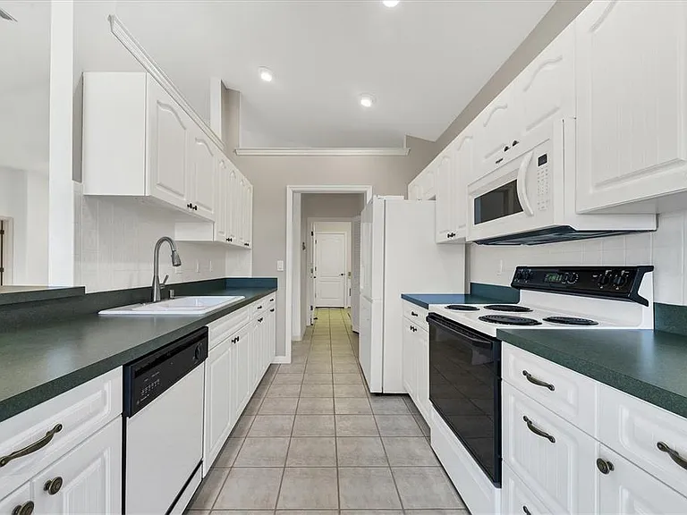 1580 Jasper Ct — Photo 17