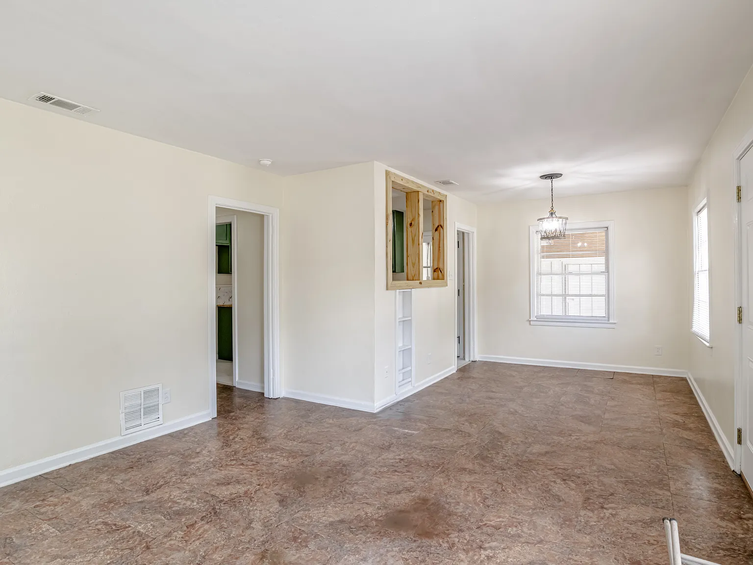 3 bed, 1040 sqft, $1,195 — Photo 4