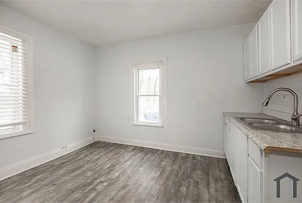 10011 Elizabeth Ave — Photo 12