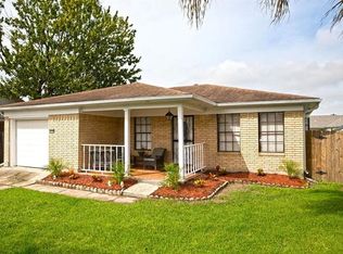 2745 Ridgefield Rd, Gretna, LA 70056