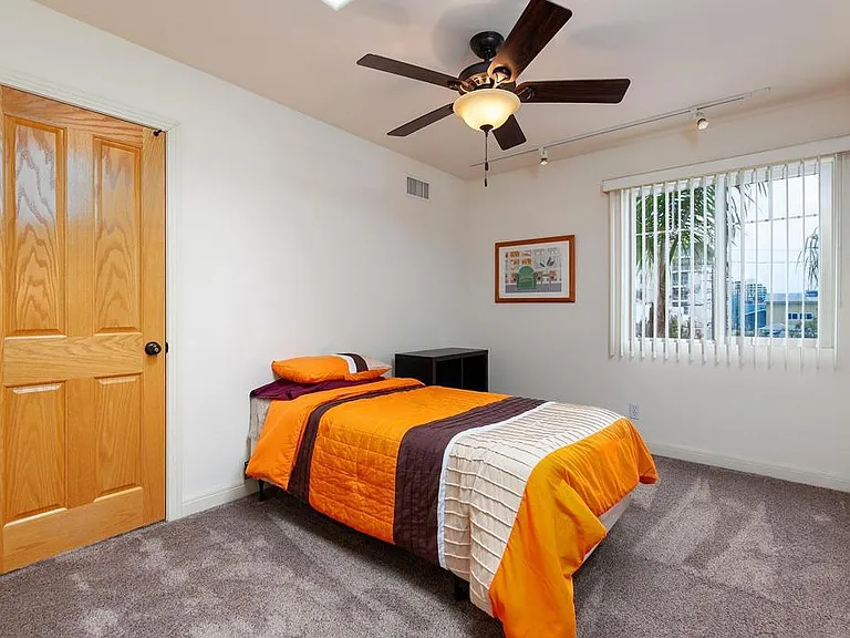 Loft Bedroom/Office (pictured furnished)