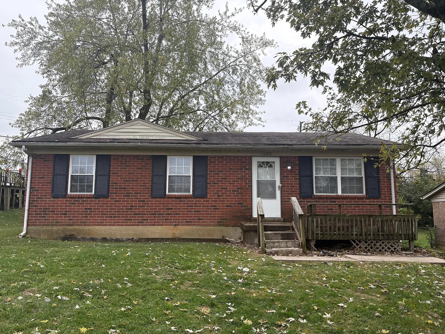 3 bed, 1.0 bath, 1000 sqft, $1,295 — Photo 1