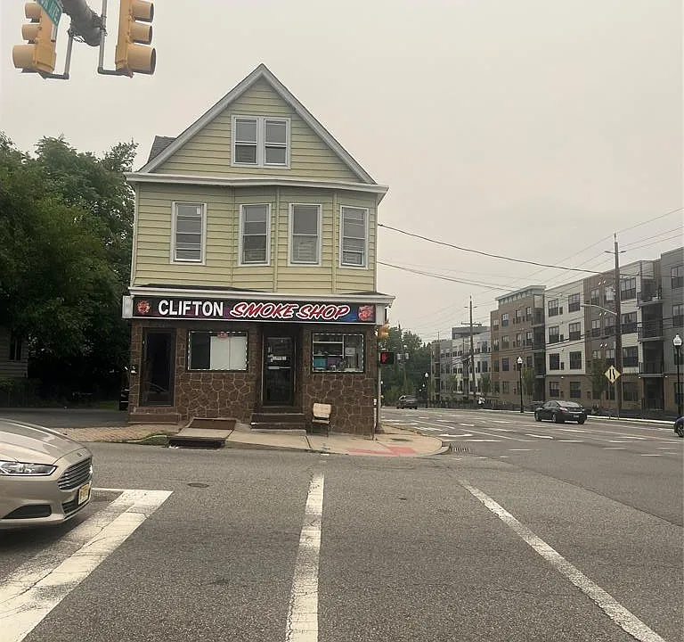 673 Clifton Ave