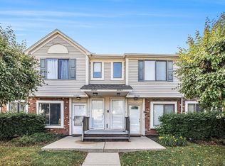30745 Hidden Pines Ln W #18, Roseville, MI 48066