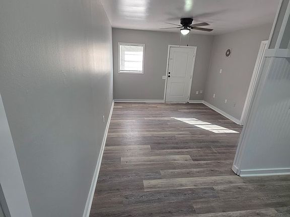 4th image of 615 Cedarwood Dr #413