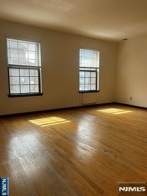 2 bed, 1.0 bath, $1,950 — Photo 3