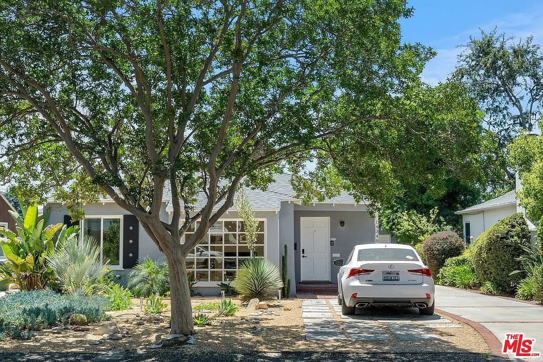 3 bed, 1.0 bath, 1214 sqft, $4,200 — Photo 1