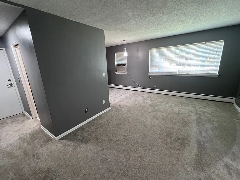 2747 Dupont Ave S #102 — Photo 5