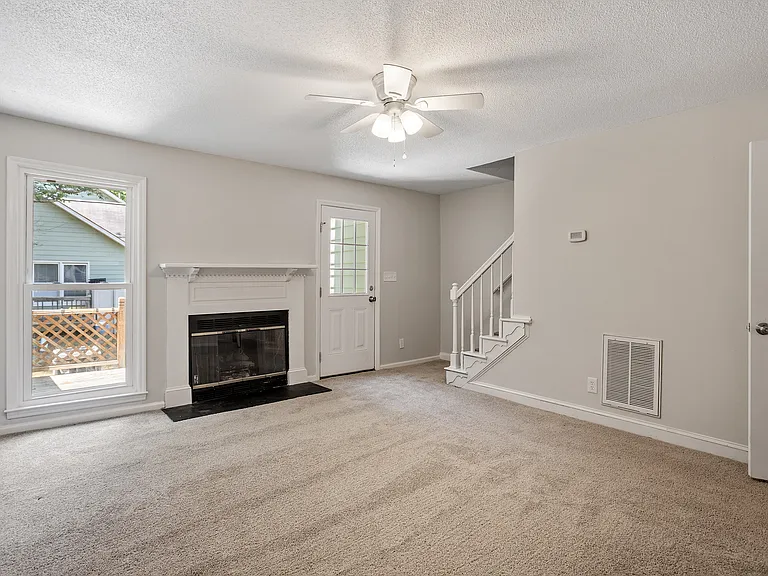 516 Caprice Ct — Photo 20