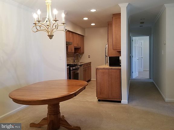 3rd image of 1138 S Washington St APT 202