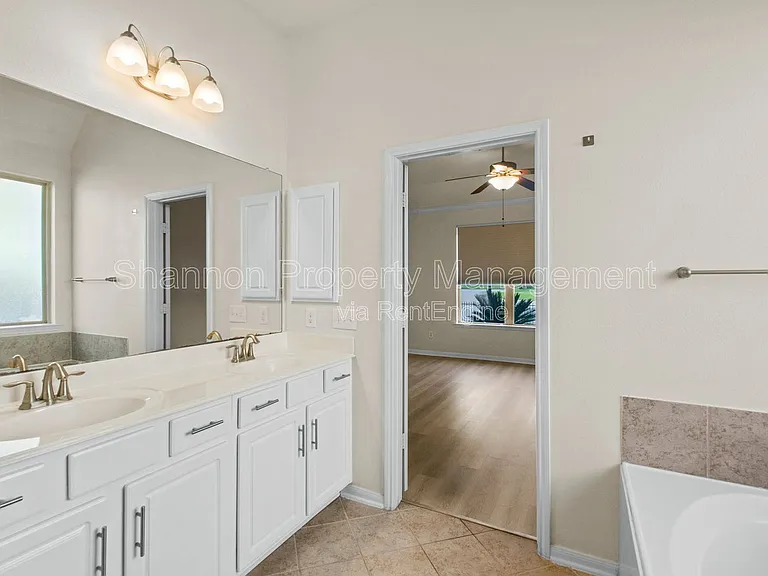9430 Harmony Lake Ln — Photo 18